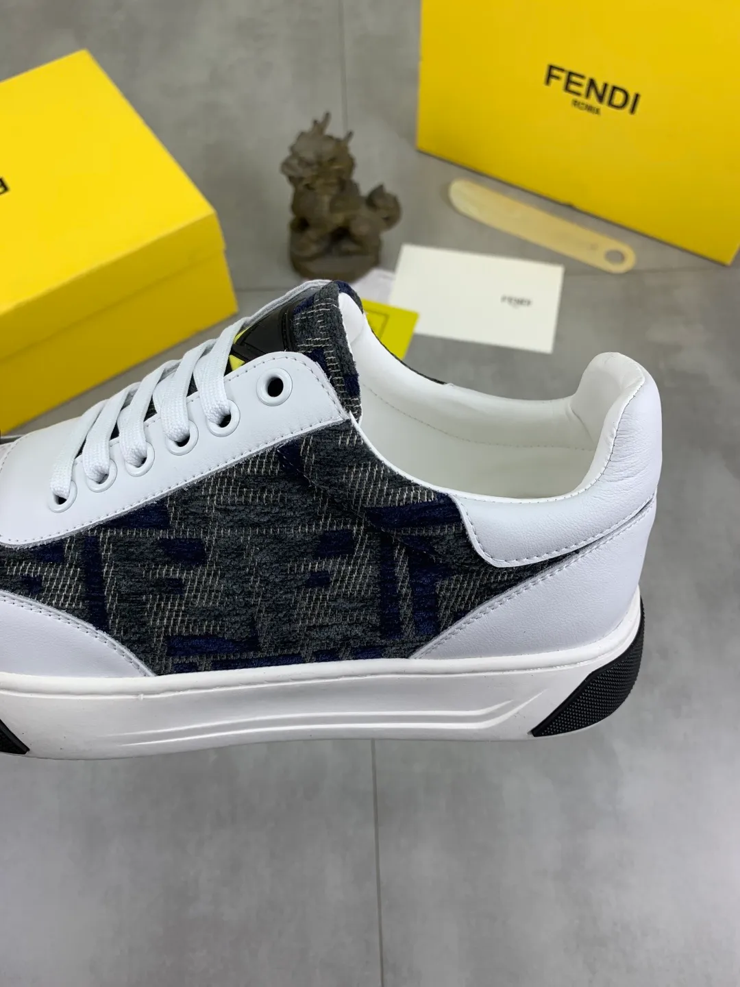 ​Men's shoes 💰P420 💰[New style] little monster 🆘 New style at FENDI counter 🕶️🕶️Simple routing effect, showing an elegant and cool driving shoe 🎬Using imported calfskin + first-layer pigskin lining🐂Excellent material🎬Detailed workmanship 🤗Comfortable foot feel➰➰. ​Pair it with any outfit to show your taste and temperament, low-key luxury ♻️Design ​simple and elegant ​noble and fashionable 🍃​Very loved and favored by trendy men 💓❤️size: 38-44 4️⃣colors available